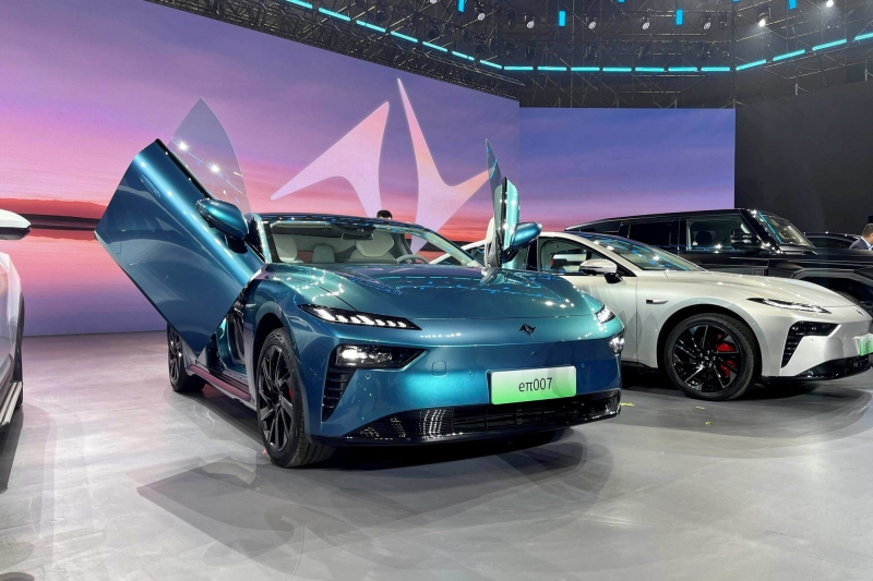 Агент против агента: в Китае состоялась премьера премиального седана eπ 007 от Dongfeng