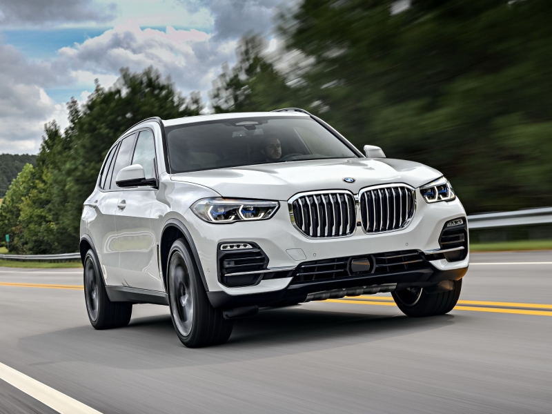 Авито Авто: за год продажи премиальных автомобилей с пробегом выросли на 91%