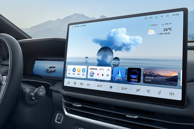 Большой кроссовер Geely с мотором Volvo обновлён без повышения цен