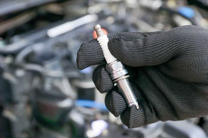 Фен, уксус, микроволновка: что делать, если залил свечи зажигания