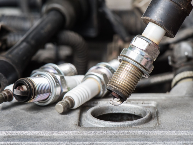 Фен, уксус, микроволновка: что делать, если залил свечи зажигания