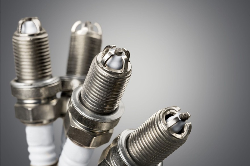 Фен, уксус, микроволновка: что делать, если залил свечи зажигания