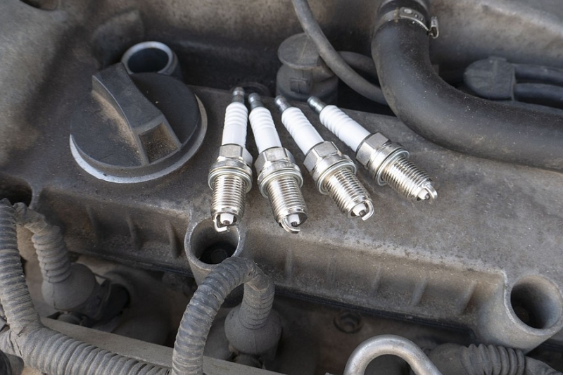 Фен, уксус, микроволновка: что делать, если залил свечи зажигания