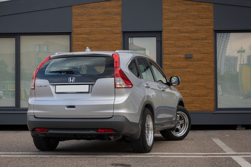 Honda CR-V IV(RM) c пробегом: точечная ржавчина, неубиваемый салон и вечная электрика