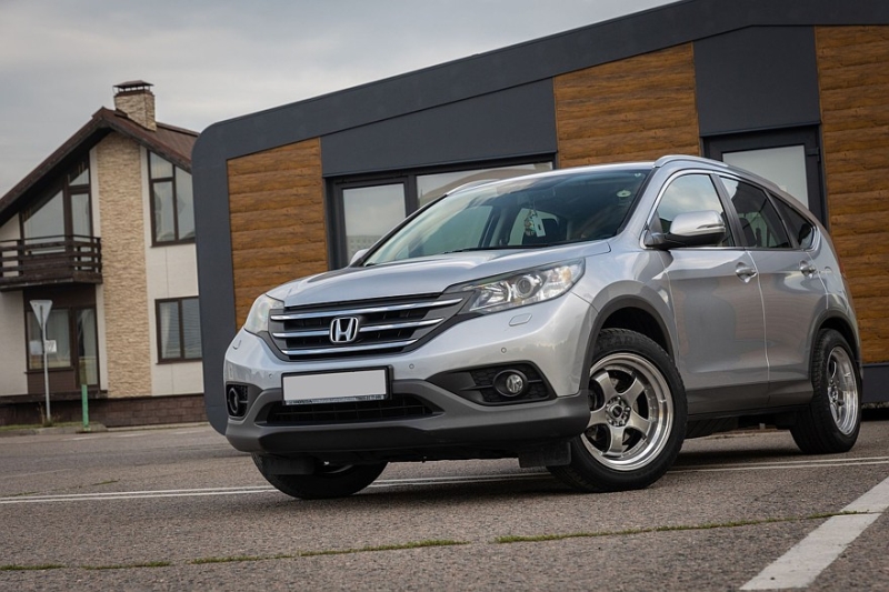 Honda CR-V IV(RM) c пробегом: точечная ржавчина, неубиваемый салон и вечная электрика