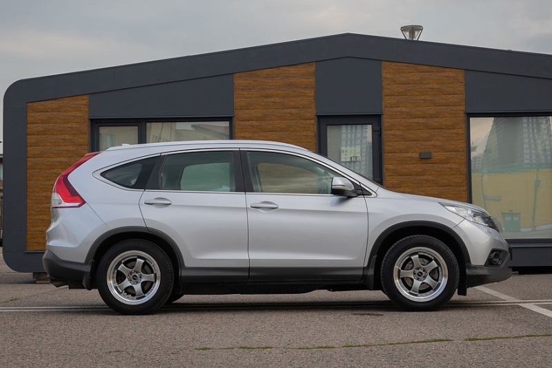 Honda CR-V IV(RM) c пробегом: точечная ржавчина, неубиваемый салон и вечная электрика