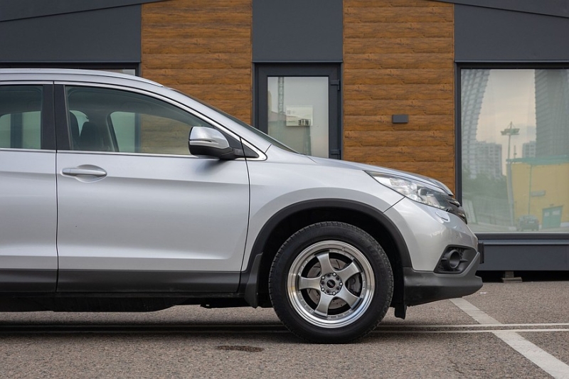 Honda CR-V IV(RM) c пробегом: точечная ржавчина, неубиваемый салон и вечная электрика