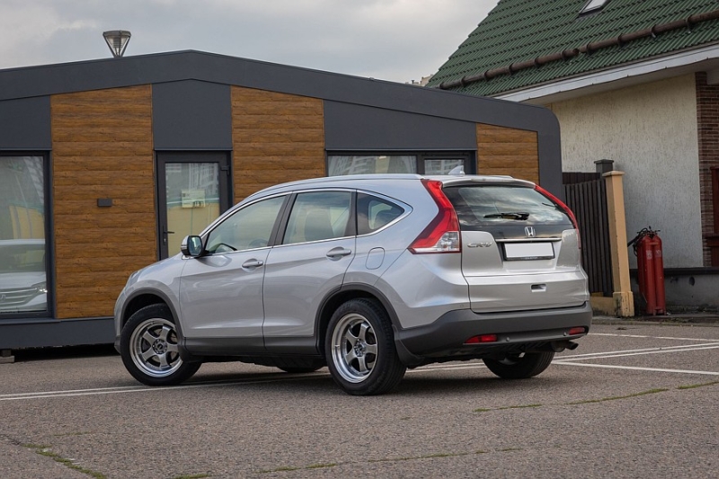 Honda CR-V IV(RM) c пробегом: точечная ржавчина, неубиваемый салон и вечная электрика