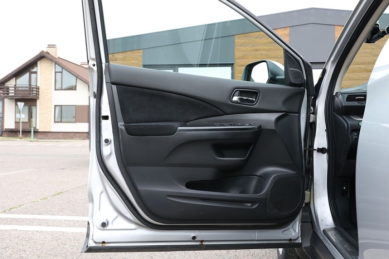 Honda CR-V IV(RM) c пробегом: точечная ржавчина, неубиваемый салон и вечная электрика