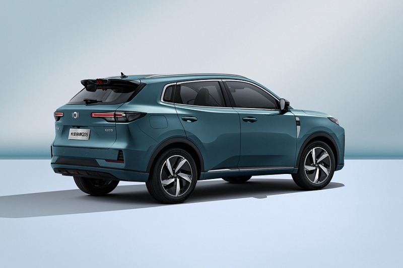 Кроссовер Changan CS55 Plus превратился в новую модель Qiyuan Q05 с другой начинкой