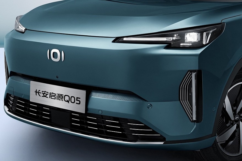 Кроссовер Changan CS55 Plus превратился в новую модель Qiyuan Q05 с другой начинкой