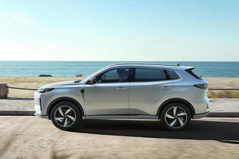 Кроссовер Changan CS55 Plus превратился в новую модель Qiyuan Q05 с другой начинкой