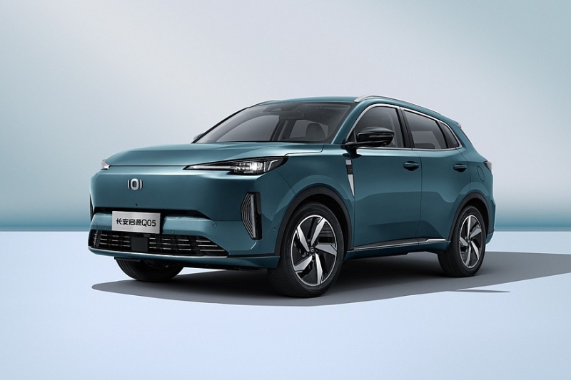 Кроссовер Changan CS55 Plus превратился в новую модель Qiyuan Q05 с другой начинкой