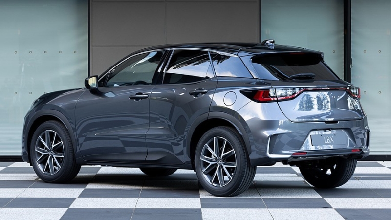 Lexus LBX может получить двигатель от хот-хэтча GR Corolla