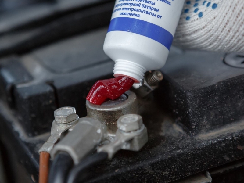 Литол, графитка, циатим: что и чем правильно смазывать в автомобиле