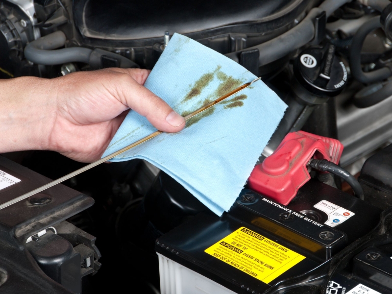 Не только щуп: как правильно проверять уровень масла