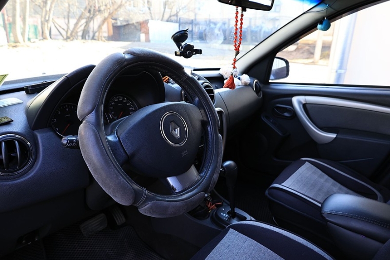 Renault Duster I c пробегом: вода в салоне и коррозия под пластиком