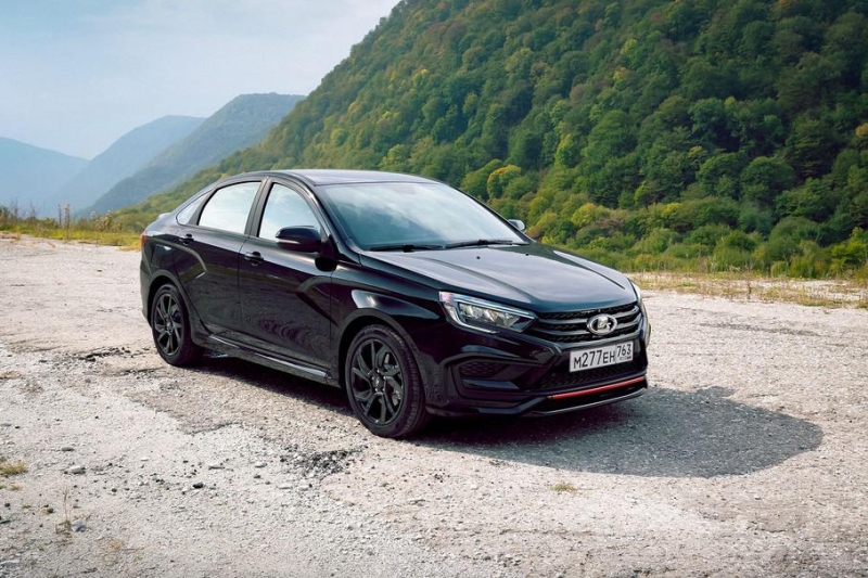 Стало известно, сколько стоит самый дорогой автомобиль Lada