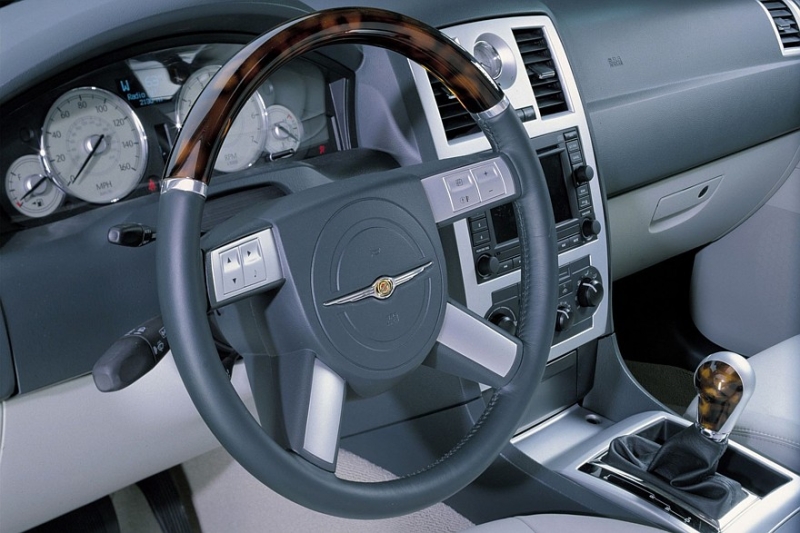 5 причин покупать и не покупать Chrysler 300C I