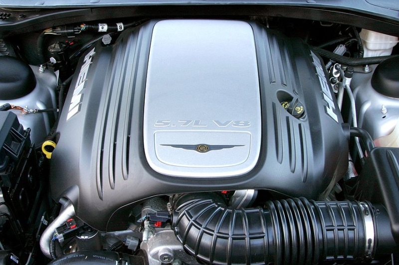 5 причин покупать и не покупать Chrysler 300C I