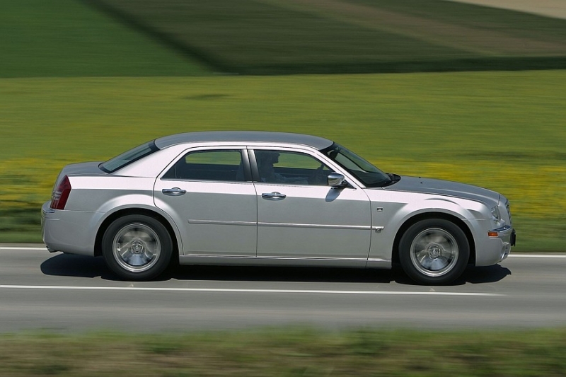 5 причин покупать и не покупать Chrysler 300C I