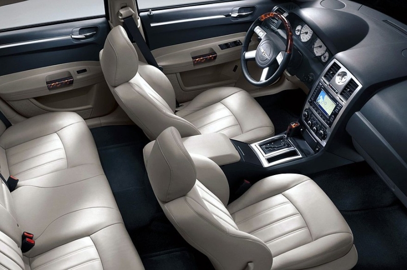 5 причин покупать и не покупать Chrysler 300C I