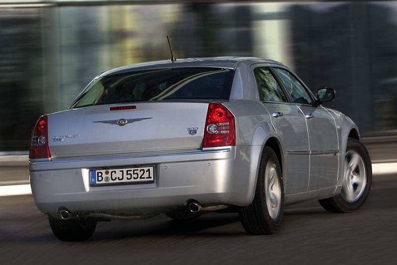 5 причин покупать и не покупать Chrysler 300C I