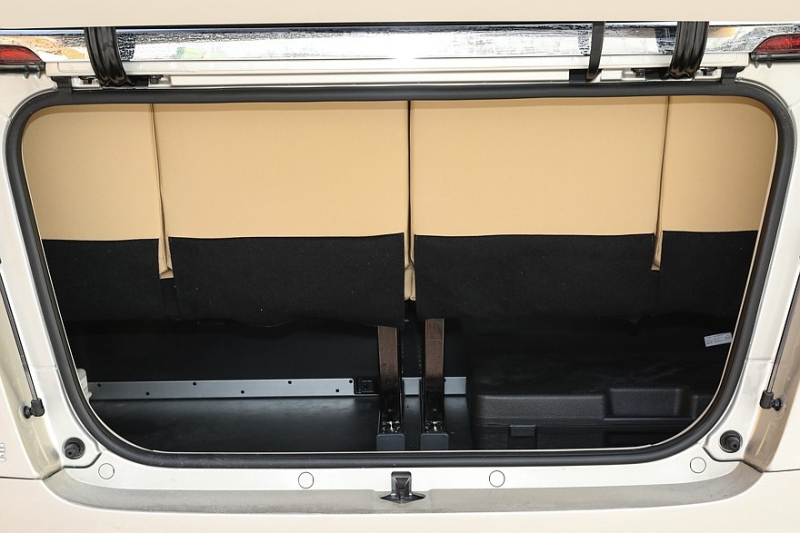 Hongqi Guoyue: китайский VIP-автобус по мотивам легендарной советской «Юности»