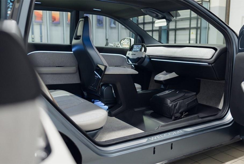 Посмотрите на российский электрокар Atom для такси. У него нет одного сиденья