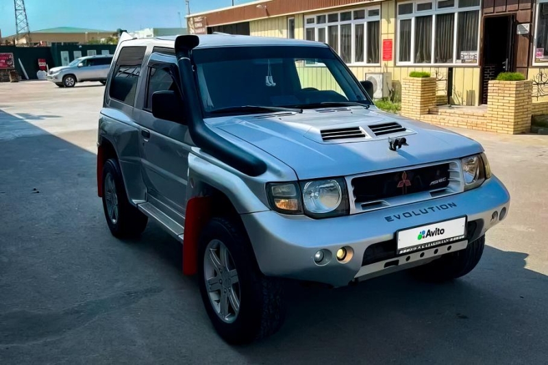 Редкий Mitsubishi Pajero Evolution продают в России за 1,25 миллиона рублей