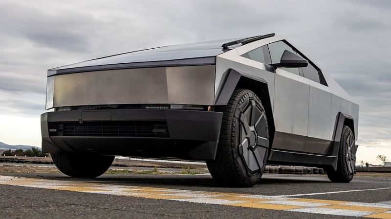 Tesla Cybertruck всё-таки будет плавать, но недалеко и недолго