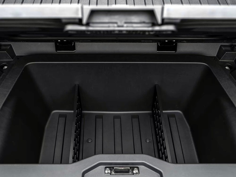 Забавные опции для Tesla Cybertruck: «разбитые» стёкла, батарея-чемодан и краска-обёртка