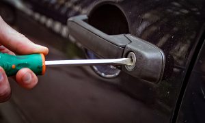 Как открыть авто без ключей в Москве?