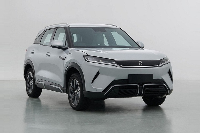 Кроссовер BYD Yuan Up размером с Крету: марка дразнит тизерами, но дизайн уже раскрыт