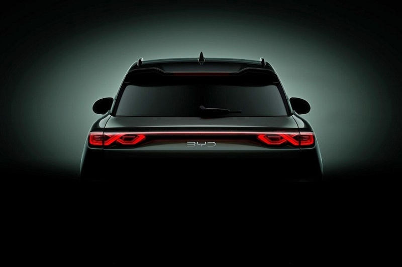 Кроссовер BYD Yuan Up размером с Крету: марка дразнит тизерами, но дизайн уже раскрыт