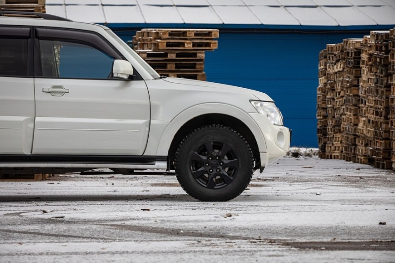 Mitsubishi Pajero IV (NS) с пробегом: дешевые моторы с разборки и слишком хитрые тормоза