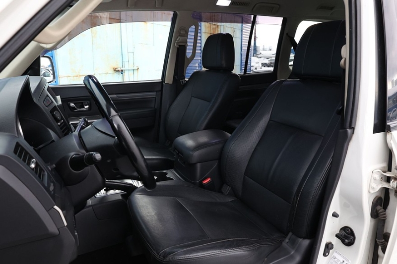 Mitsubishi Pajero IV (NS) с пробегом: нет воде в салоне и даешь бензобак из Нижнего!