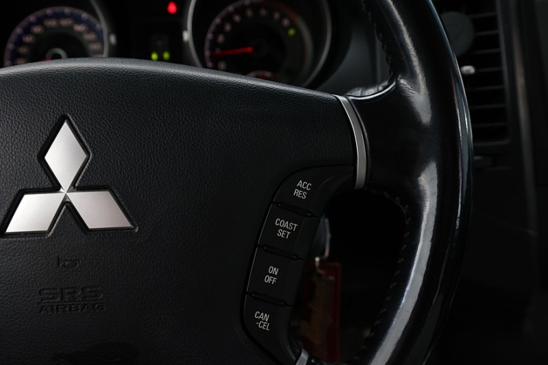 Mitsubishi Pajero IV (NS) с пробегом: нет воде в салоне и даешь бензобак из Нижнего!