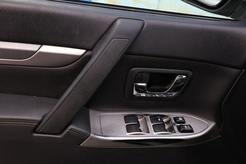 Mitsubishi Pajero IV (NS) с пробегом: нет воде в салоне и даешь бензобак из Нижнего!