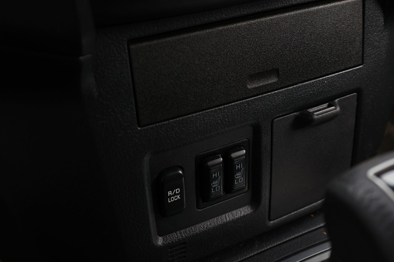 Mitsubishi Pajero IV (NS) с пробегом: нет воде в салоне и даешь бензобак из Нижнего!