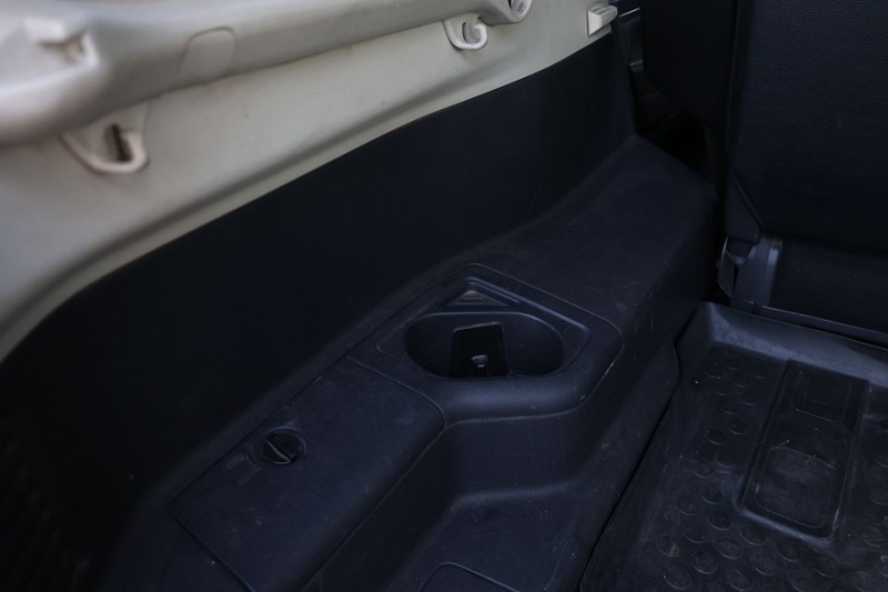 Mitsubishi Pajero IV (NS) с пробегом: нет воде в салоне и даешь бензобак из Нижнего!