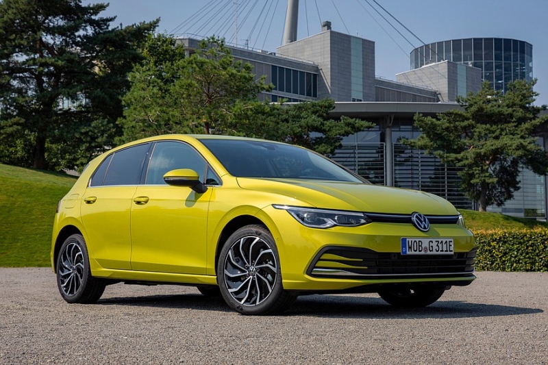 Обновлённый Volkswagen Golf показали без камуфляжа