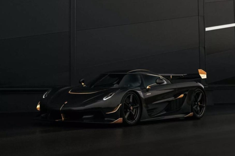 Посмотрите на уникальный Koenigsegg Jesko из чистого золота