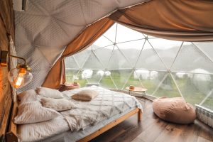 Автолюбители на Природе: Отдых в Глэмпинге недалеко от Москвы