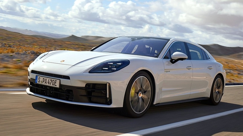 Ещё «зеленее»: новый Porsche Panamera обзавёлся младшими гибридными версиями