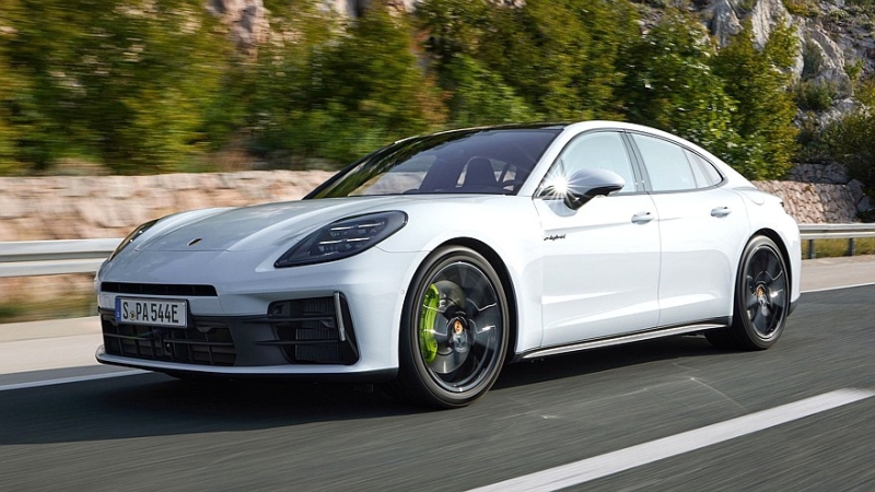Ещё «зеленее»: новый Porsche Panamera обзавёлся младшими гибридными версиями