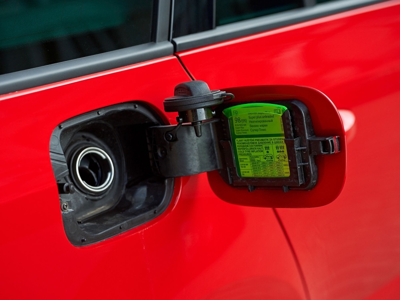 Мокрое дело: откуда в баке появляется вода и как её оттуда удалить