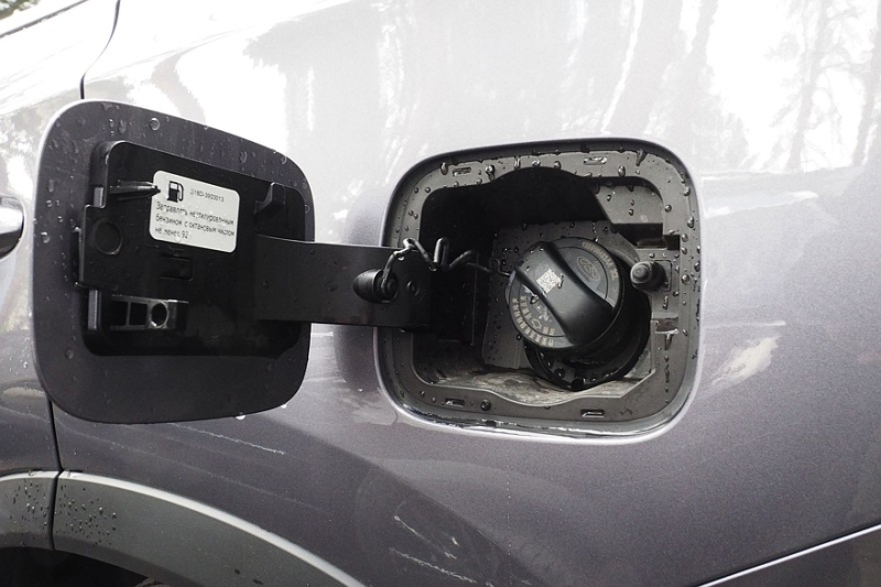 Мокрое дело: откуда в баке появляется вода и как её оттуда удалить