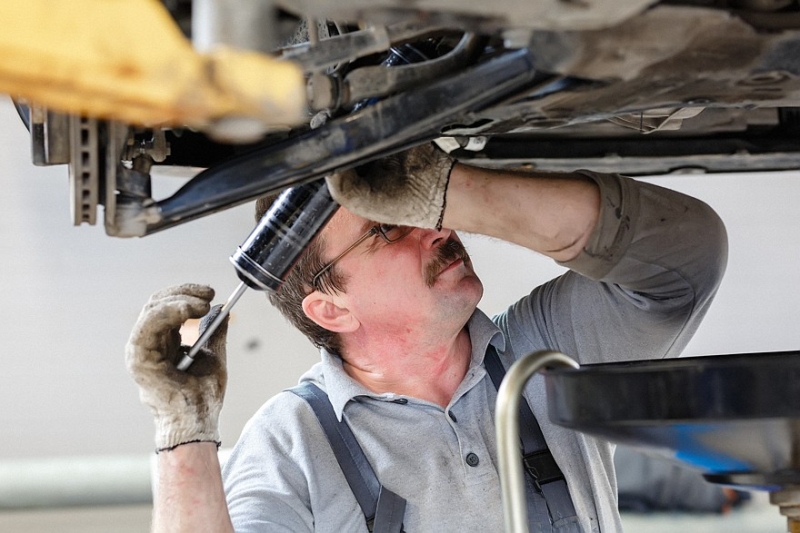 Мокрое дело: откуда в баке появляется вода и как её оттуда удалить