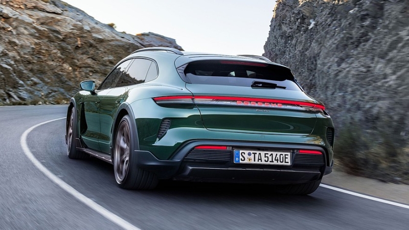 Обновлённый Porsche Taycan: больше мощности, больше запас хода, выше цены